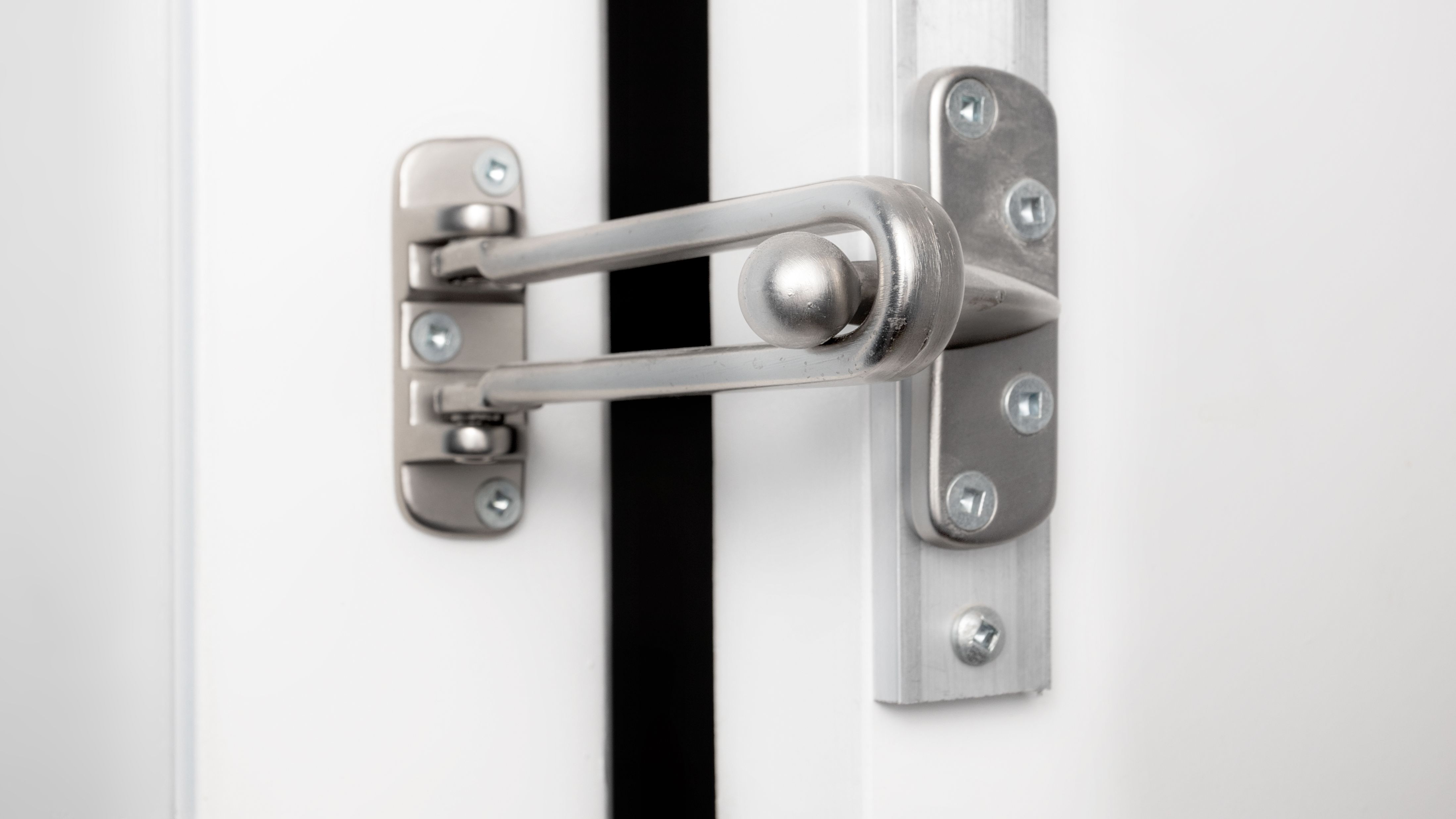 Comment choisir un entrebâilleur de porte