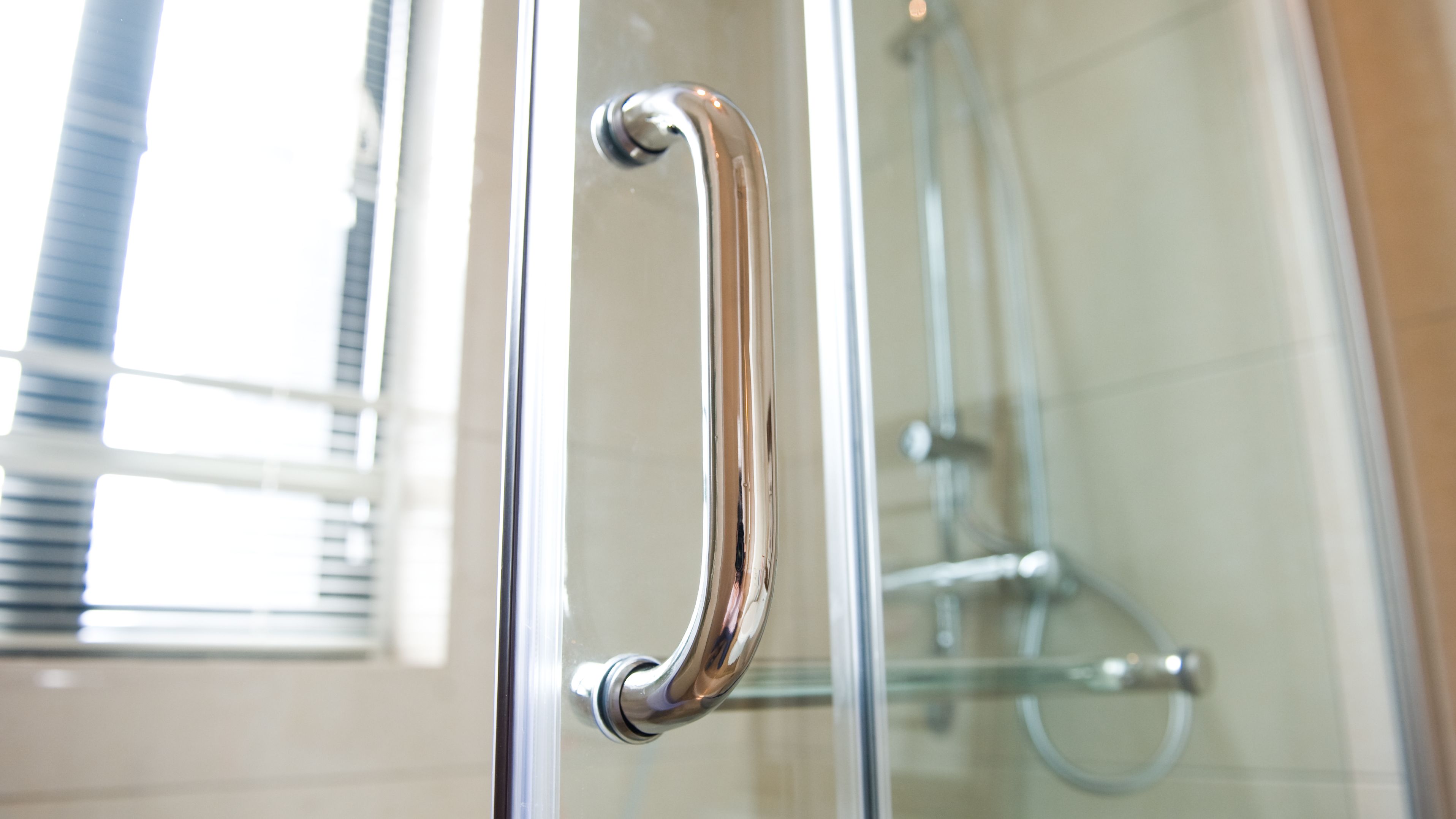 Comment choisir sa porte et sa paroi de douche