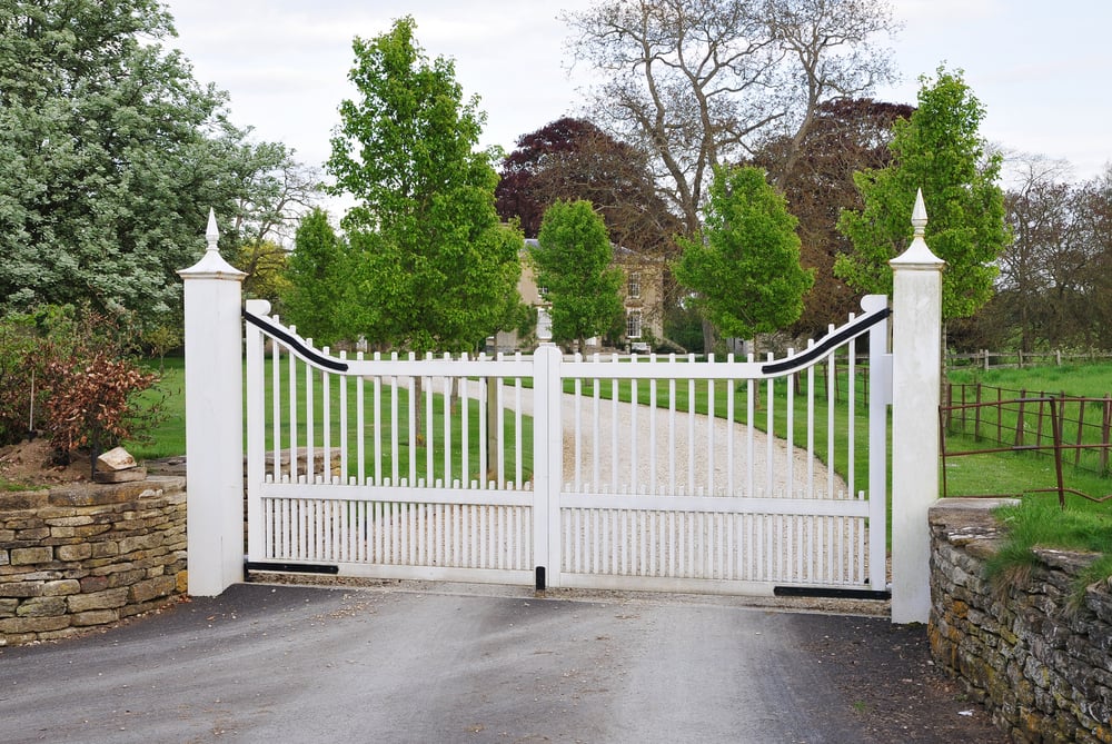 Quel portail maison pour votre entrée ? * Guide Menuiserie