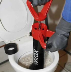 Comment déboucher les toilettes avec un furet: 12 étapes
