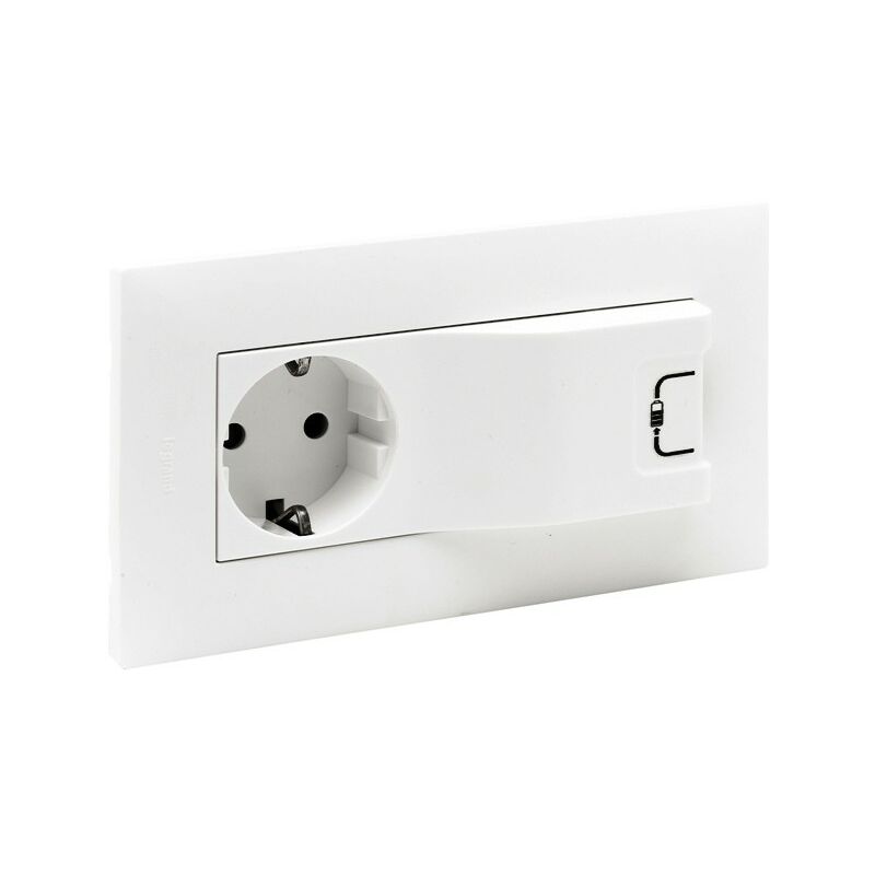 

Enchufe Schuko 2P+T con cargador USB tipo A Legrand 864123 serie Niloe Step Blanco Mate