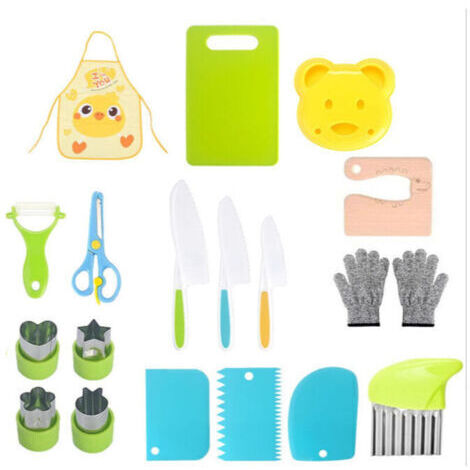 Ensemble de 19 couteaux de cuisine pour enfants, ensemble de couteaux de sécurité pour couper des fruits ou des légumes, couteaux dentelés, planches à découper et autres accessoires de cuisine