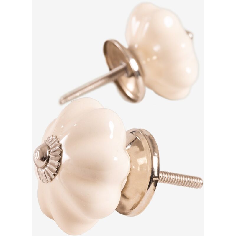 Sklum – Lot de 2 poignées en céramique – Forme fleur – Couleur blanc gardenia – Dimensions 1x14x6,5cm – Accessoire décoratif pour meubles et portes Sklum – Lot de 2 poignées en céramique – Forme fleur – Couleur blanc gardenia – Dimensions 1x14x6,5cm – Accessoire décoratif pour meubles et portes