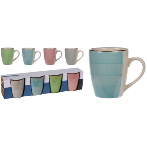 ensemble de 4 tasses de couleurs différentes. couleurs / modèles assortis