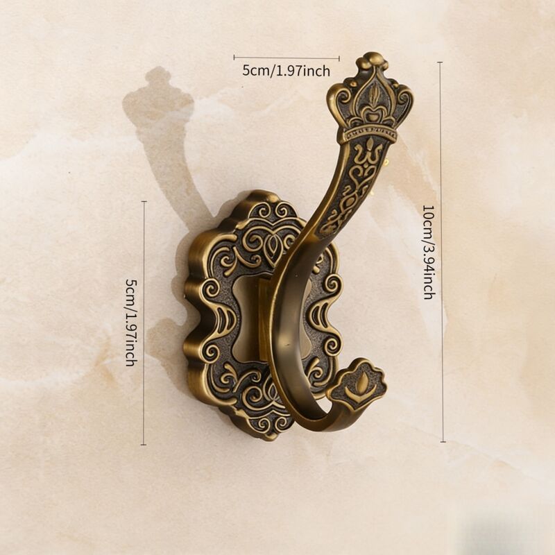 Ensemble de trois crochets vintage de style couronne, avec une finition antique et des fixations à vis. Crochets muraux polyvalents adaptés pour