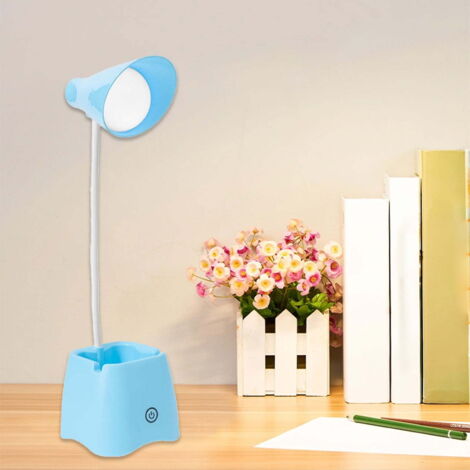 Esta lámpara de escritorio LED recargable por USB protege tus ojos y es ideal para leer, estudiar y trabajar. Cuenta con brillo ajustable, un brazo flexible y una pinza resistente.