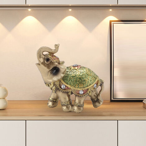 Estatua de elefante de la suerte según el Feng Shui, hecha de resina verde con vestimenta ceremonial, ideal para el vestíbulo o como regalo para el hogar.