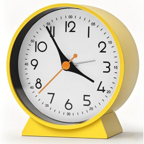Este despertador analógico es silencioso y compacto, lo que lo hace ideal para decorar tu sala de estar, dormitorio o mesita de noche.