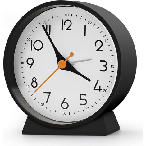 Este despertador analógico es silencioso y compacto, lo que lo hace ideal para decorar tu sala de estar, dormitorio o mesita de noche.