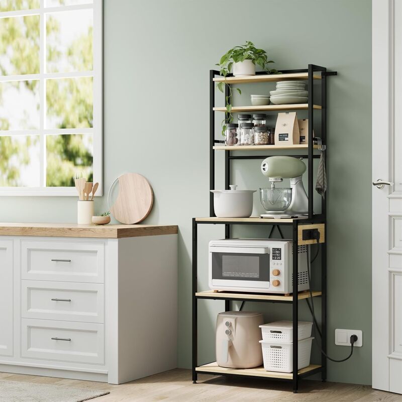 Tagère Cuisine Woltu avec Multiprise, 6 Crochets, Étagère Réglable, Support Micro-Ondes, Noir+Chêne Clair, 60x39,5x167cm