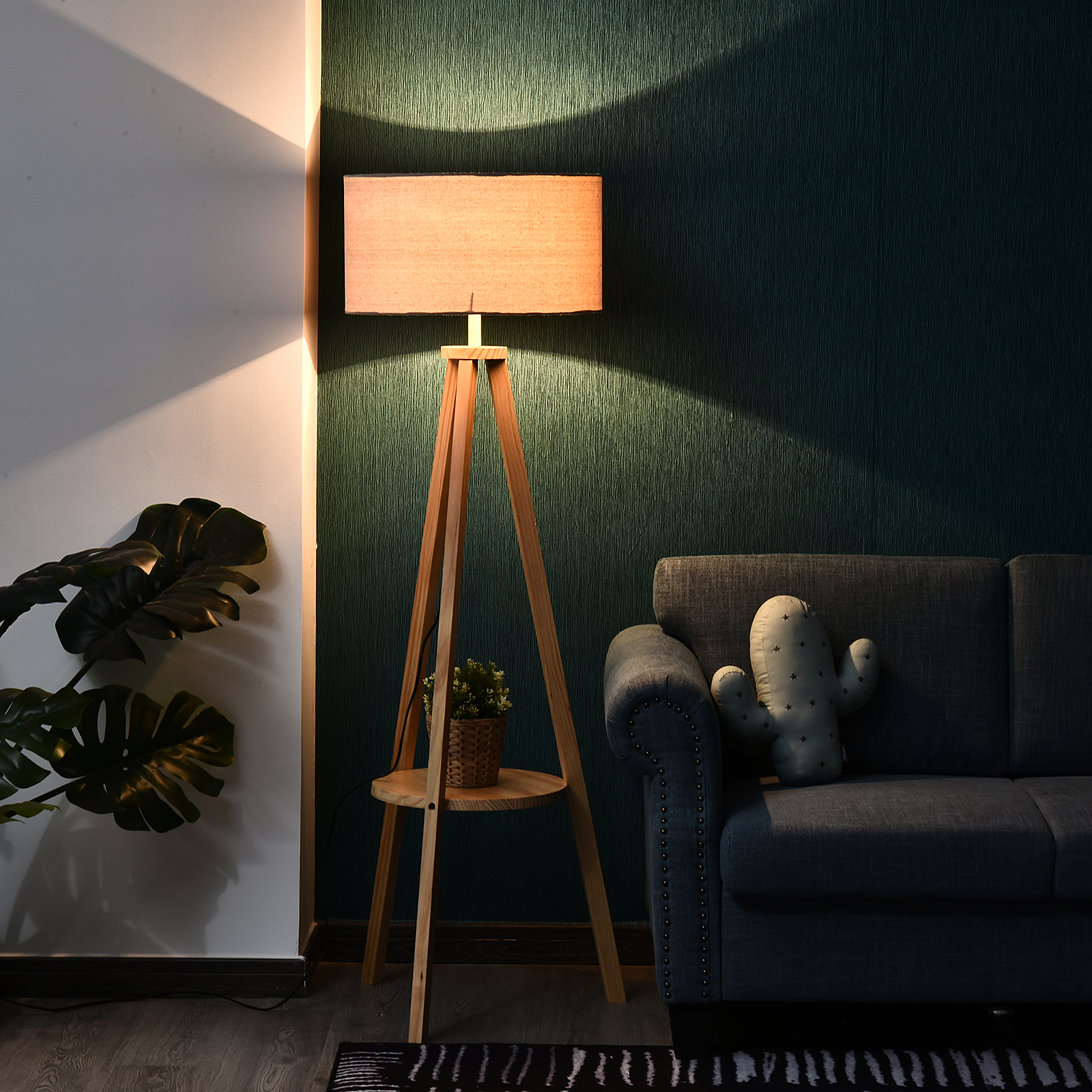 Lampadaire trépied bois abat‑jour lin beige