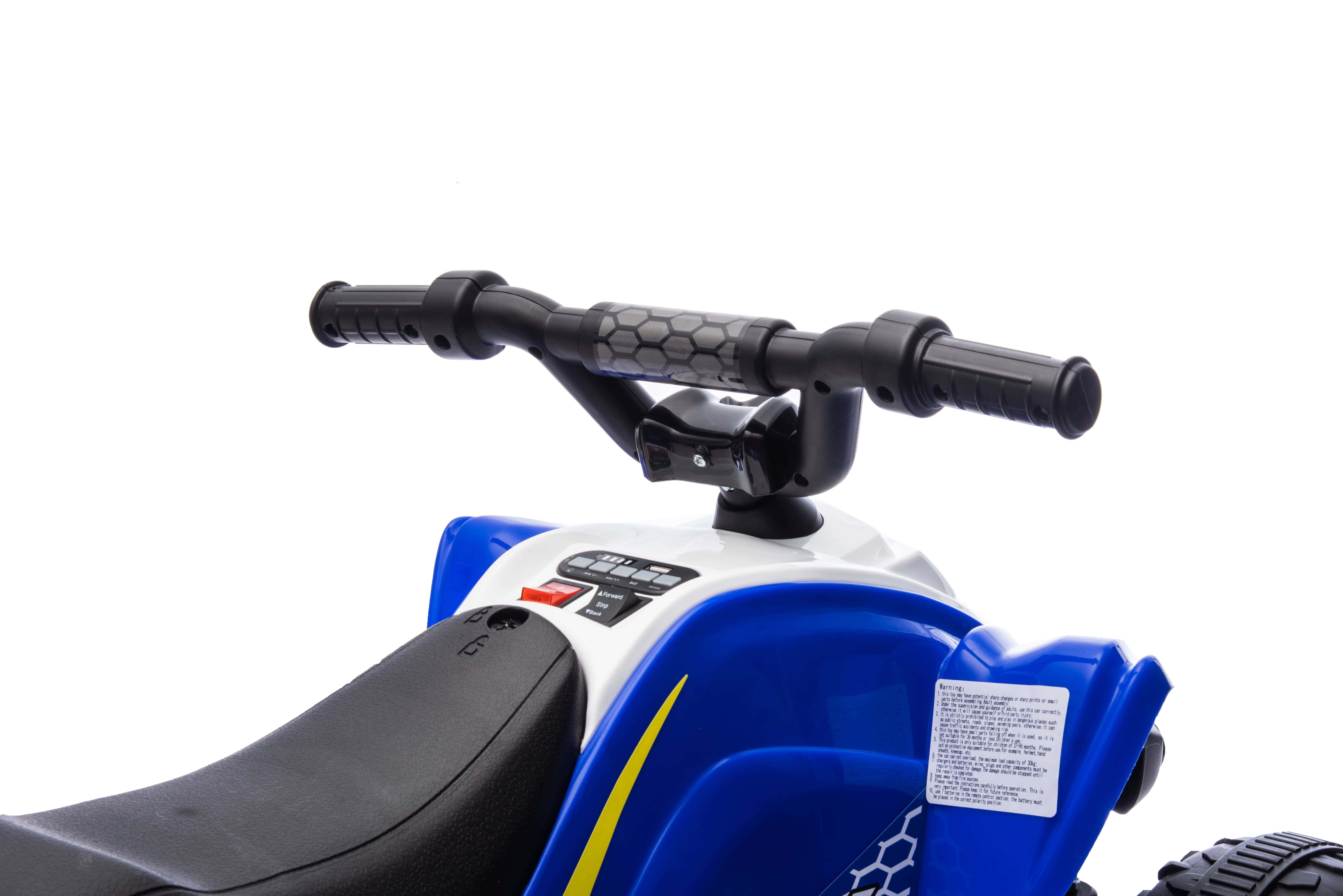 Quad ATV bleu tout-terrain vue complète sur asphalte