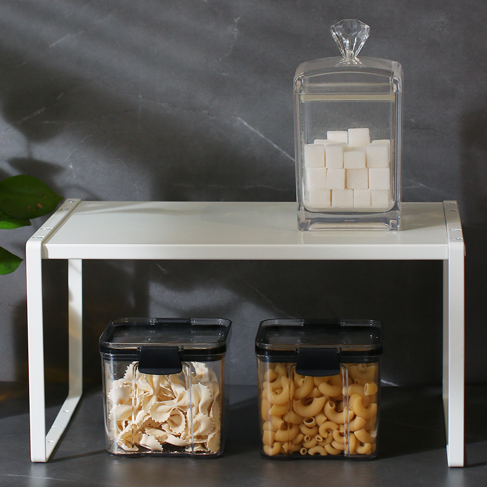 Utilisation rangement bocaux épices cuisine