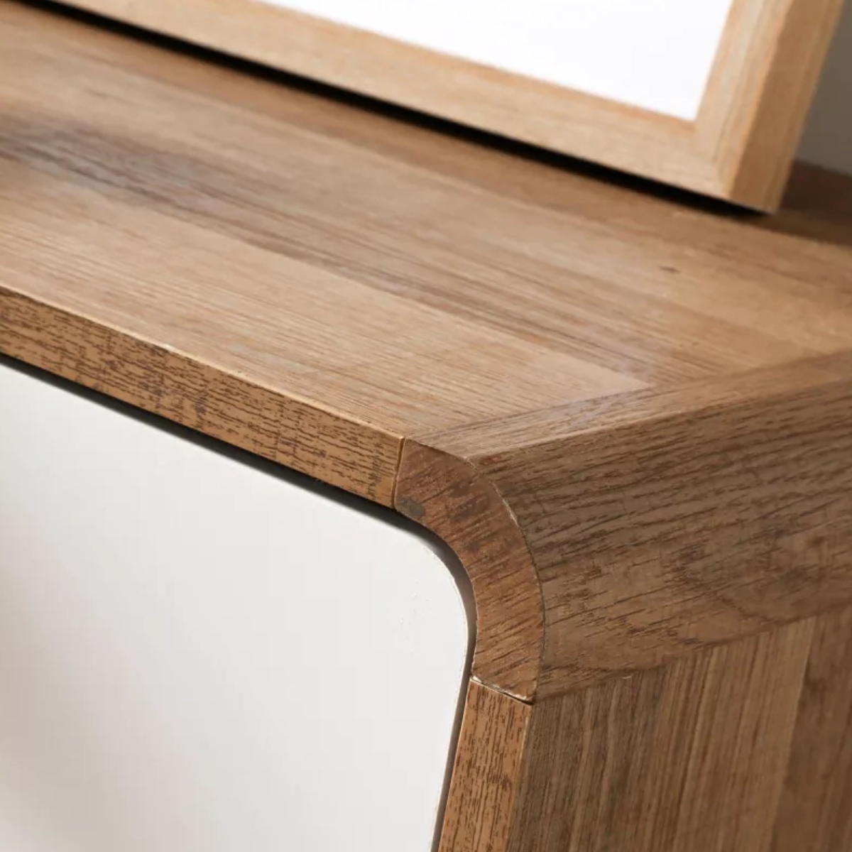 Détail commode scandinave Albura
