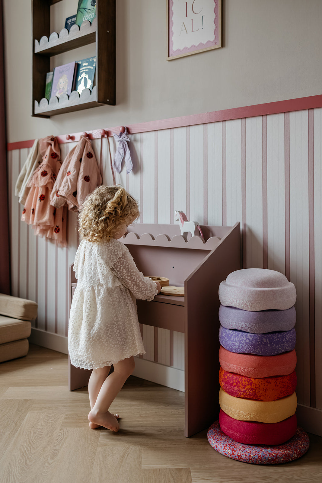Bureau enfant rose vintage