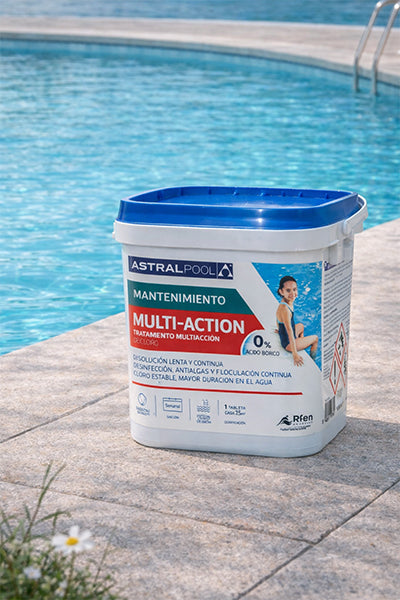 Cloro multiacción AstralPool tabletas 250 g bote 5 kg para piscinas