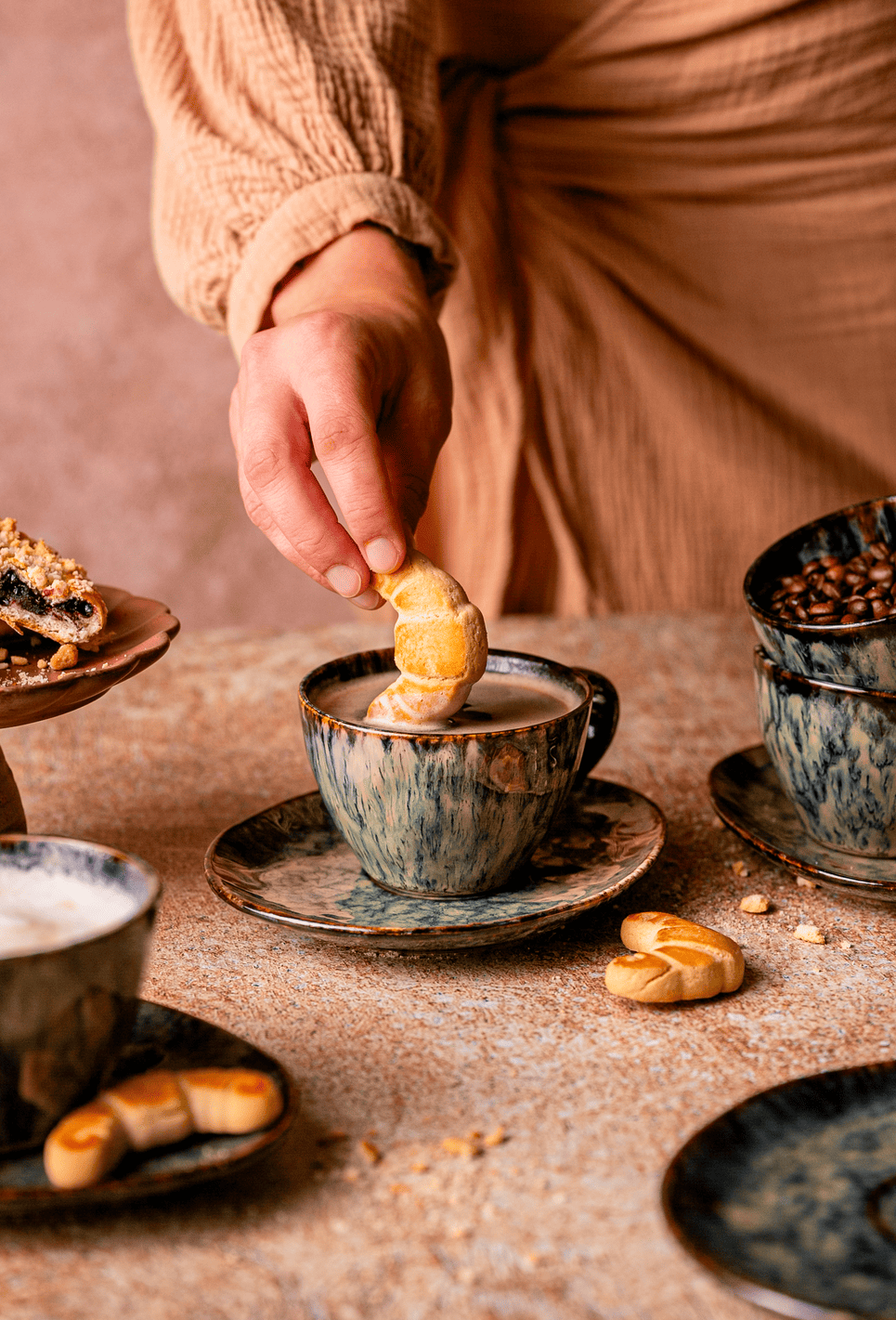 Kasai Kaffeeservice in Gelb und Grün für 4, 8 oder 12 Personen, aus Steingut, spülmaschinenfest, modern und elegant
