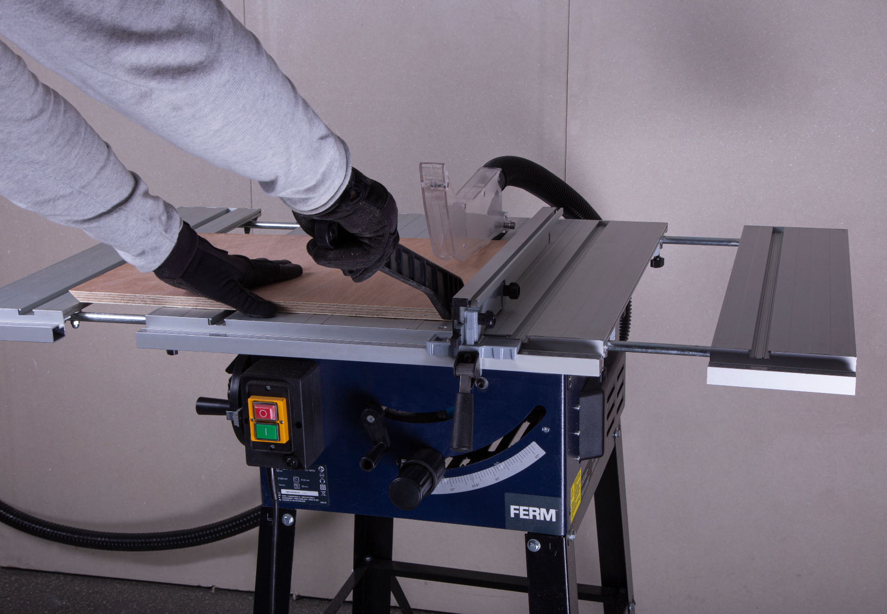 FERM Seghe circolare da banco 1800W TSM1033