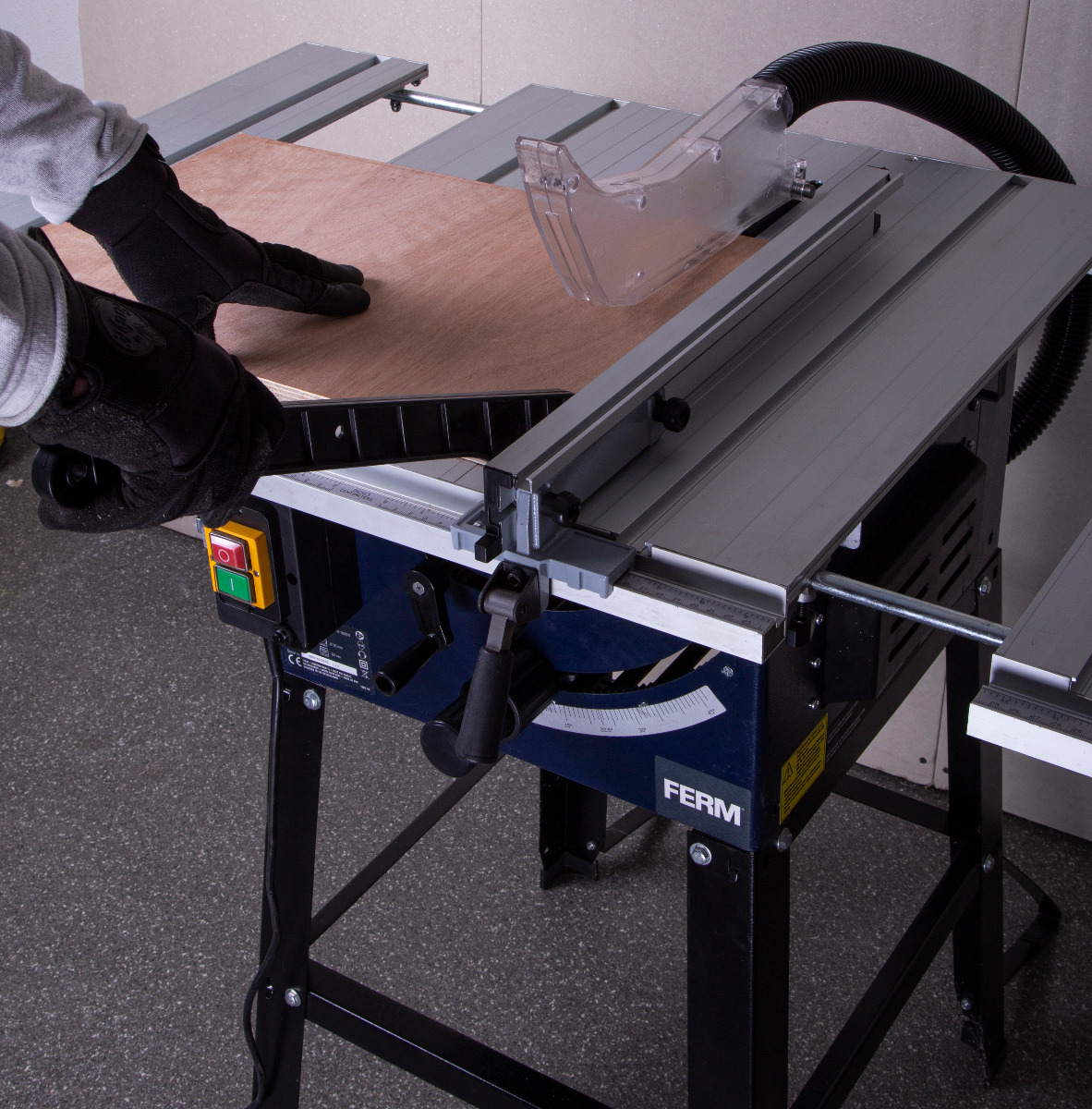 FERM Seghe circolare da banco 1800W TSM1033