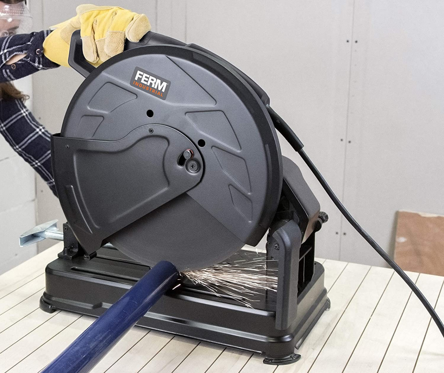 FERM Troncatrice professionale 2300W – Ø 355 mm. Cavo in gomma da 4 metri