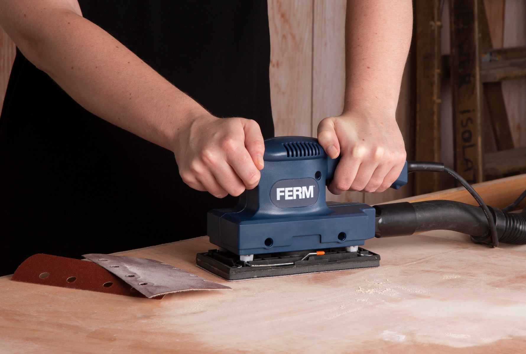 FERM PSM1027 Levigatrice orbitale 135 W