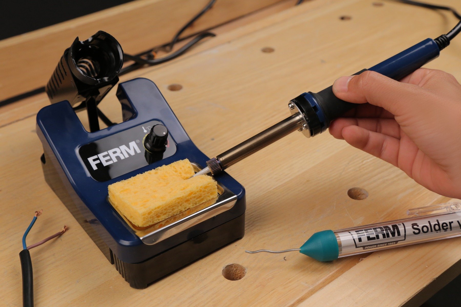 FERM SGM1013 Stazione di saldatura 48W, temperatura massima 480 °C.