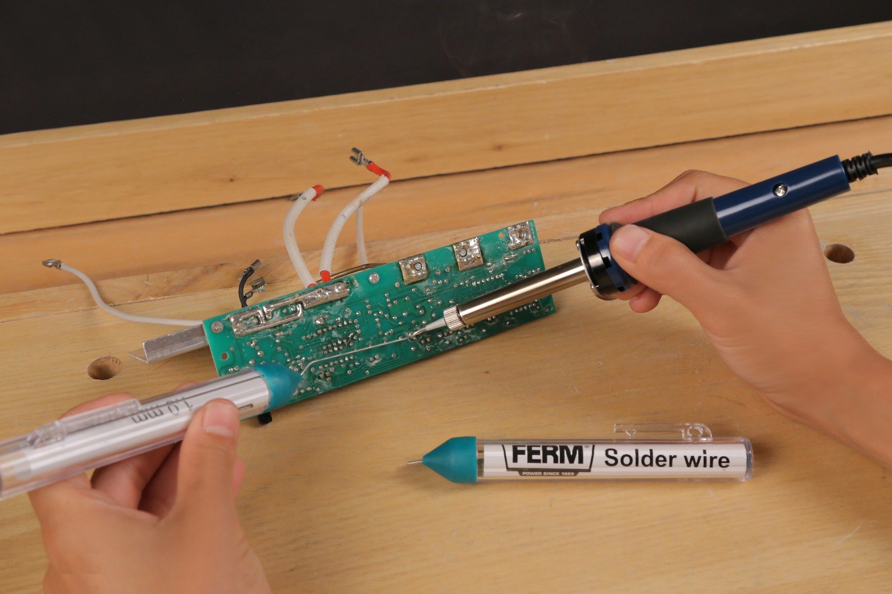 FERM SGM1013 Stazione di saldatura 48W, temperatura massima 480 °C.