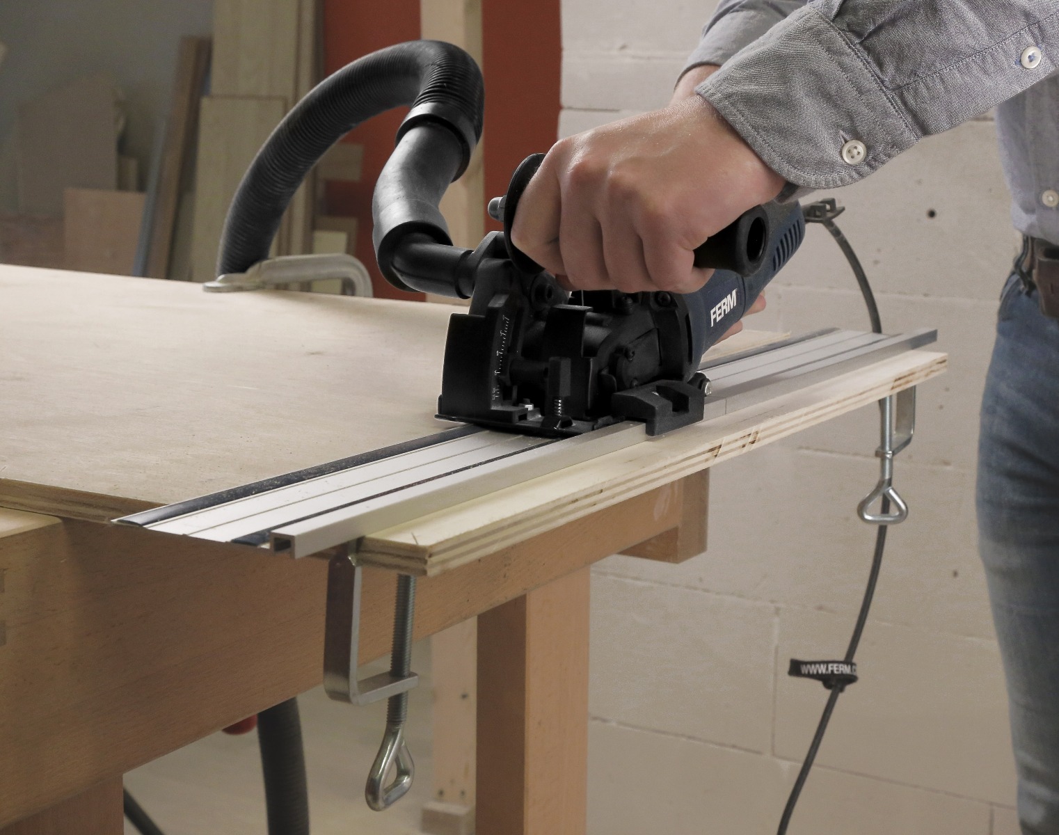 FERM CSM1043_S Sega circolare di precisione 500 W - Velocità variabile - Incl. 3 lame per sega