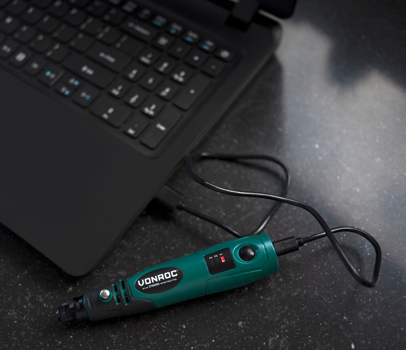 Utensile multifunzione 4V. Include 31 accessori VONROC