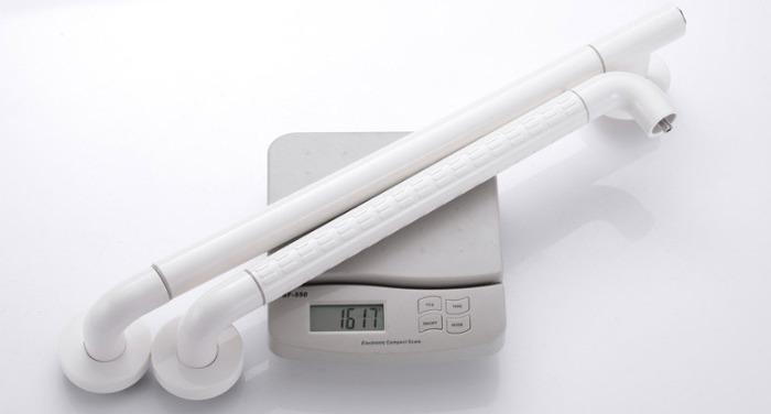  /></p> <p>🌟【Modernes Design】Der Badewannengriff ist aus hochwertigem Edelstahl 304 und rutschfestem Nylon gefertigt. Die trendige, mattweiße Farbgebung mit 90°-Winkel wirkt schlicht und modern, erhöht die Sicherheit und den Stil im Badezimmer und macht es schöner und sicherer. Maximale Tragfähigkeit: 200 kg.</p> <p><img src=