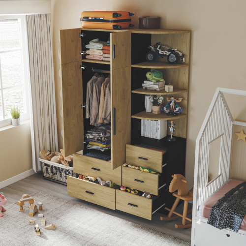 Étagères ouvertes et compartiments fermés de l’armoire