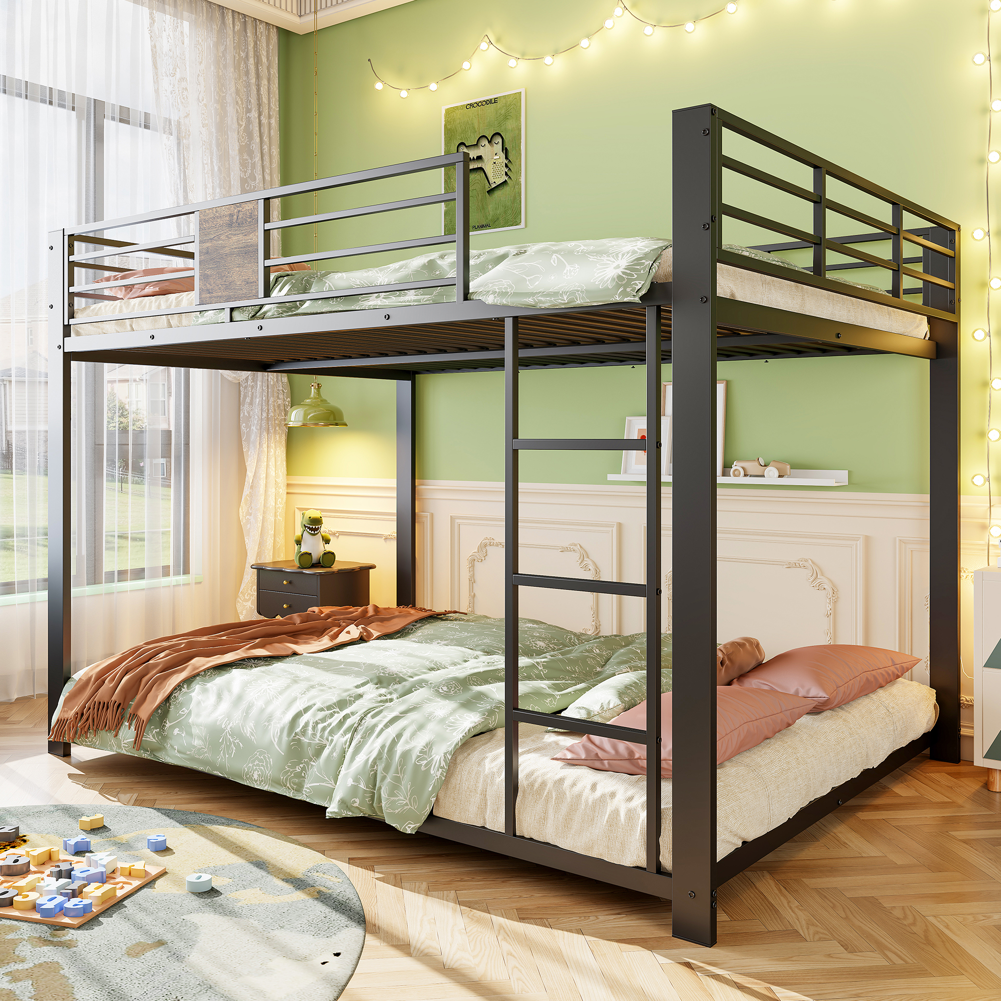 Vue des deux couchages superposés en métal noir