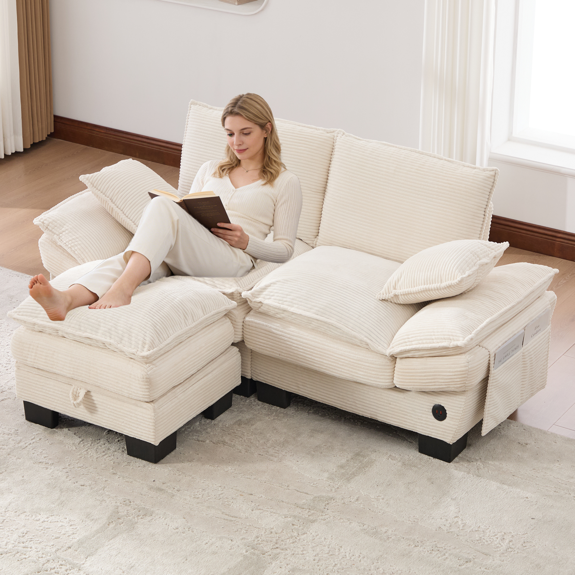 Design avec pouf intégré