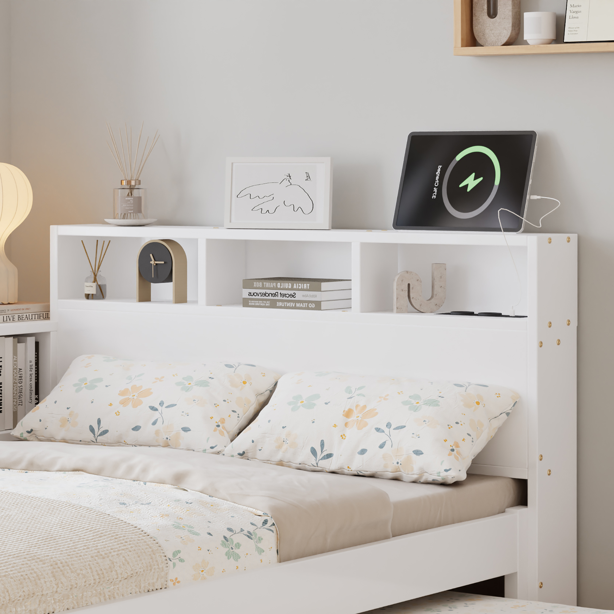 Dimensions et fonctionnalités du lit en bois blanc