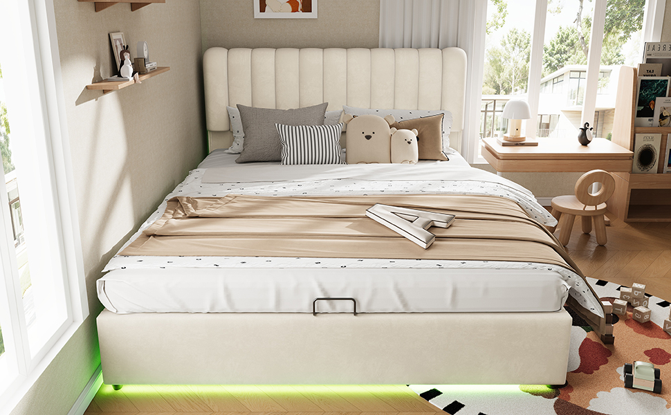 Bandeau LED d'ambiance sur le lit