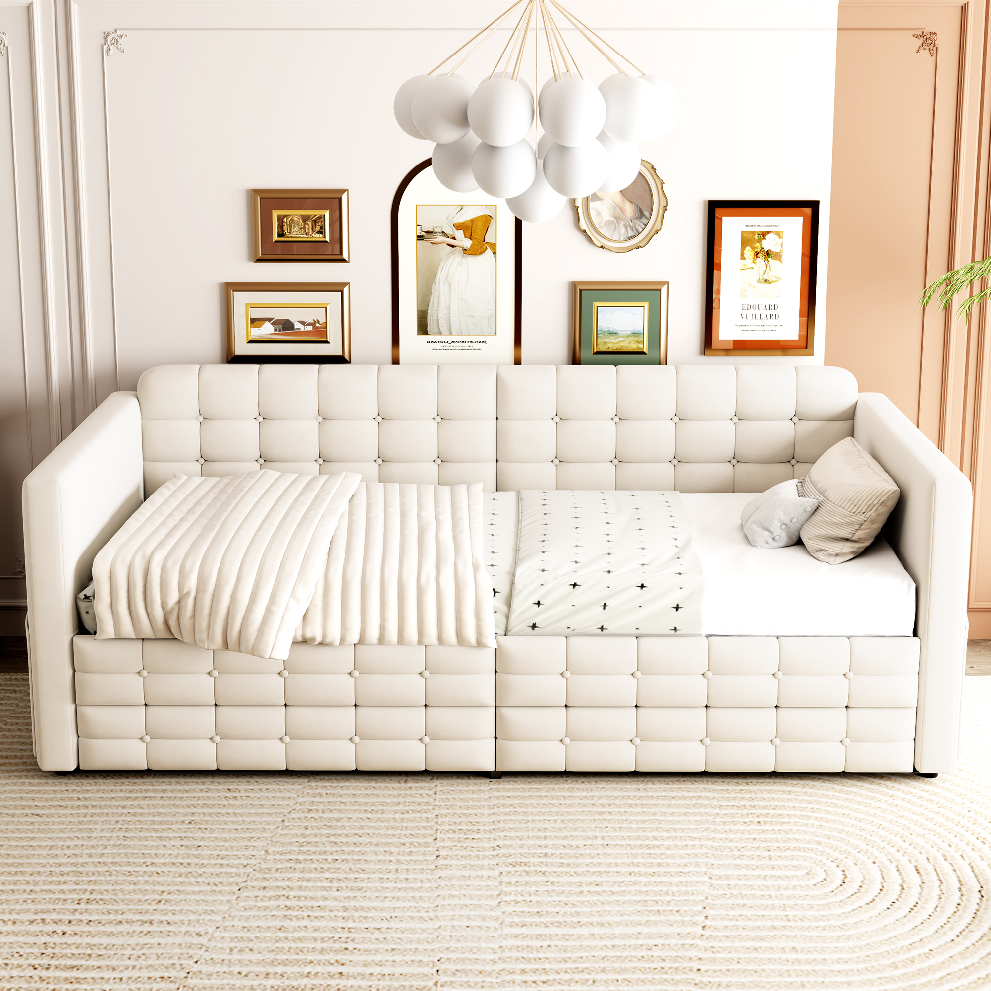 Détails du revêtement en velours beige et des poches latérales du lit banquette
