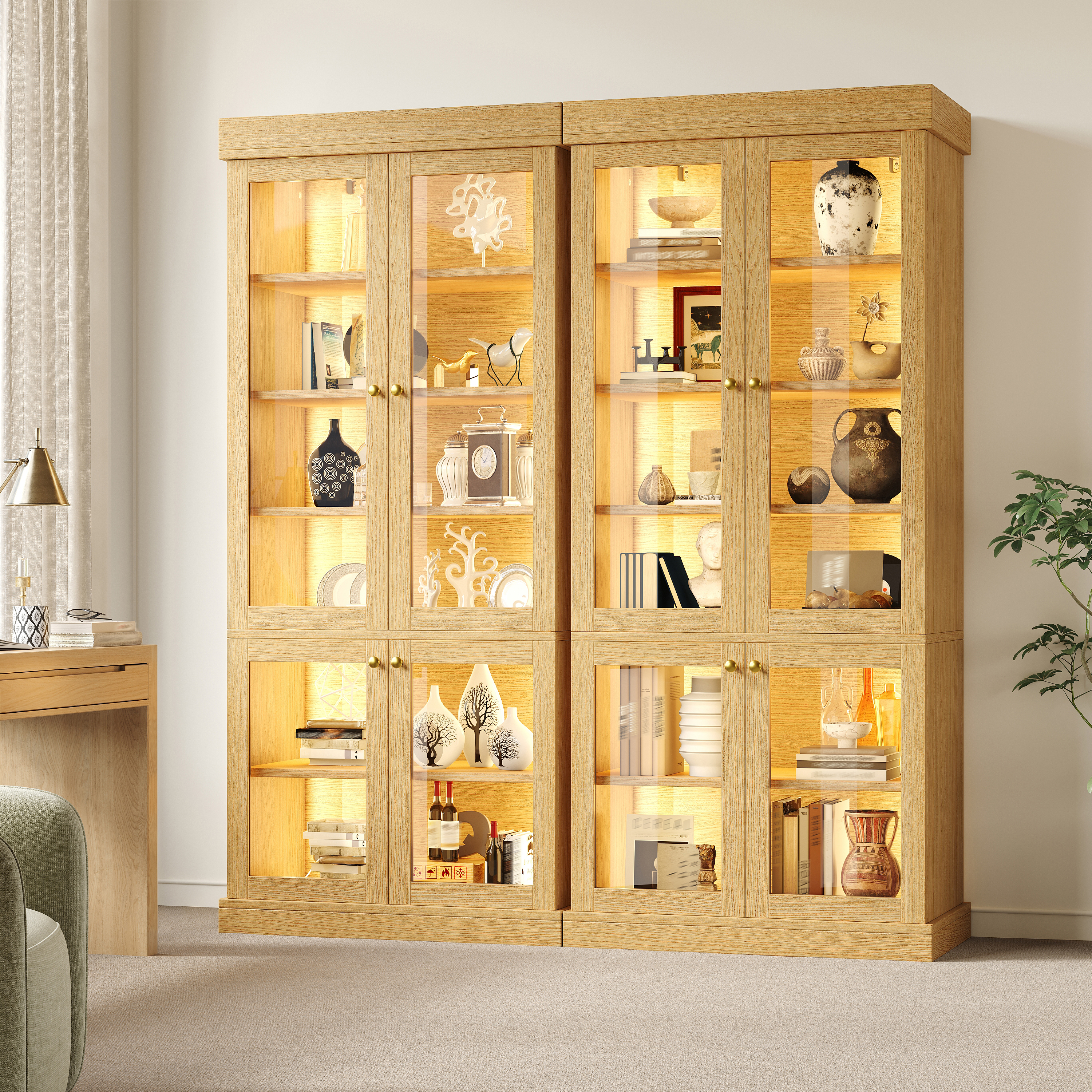 Armoire haute moderne avec éclairage d'ambiance LED intégré, vitrine en verre, aménagement intérieur bien pensé et protection contre les pointes, stable, sûre et polyvalente pour la maison, marron