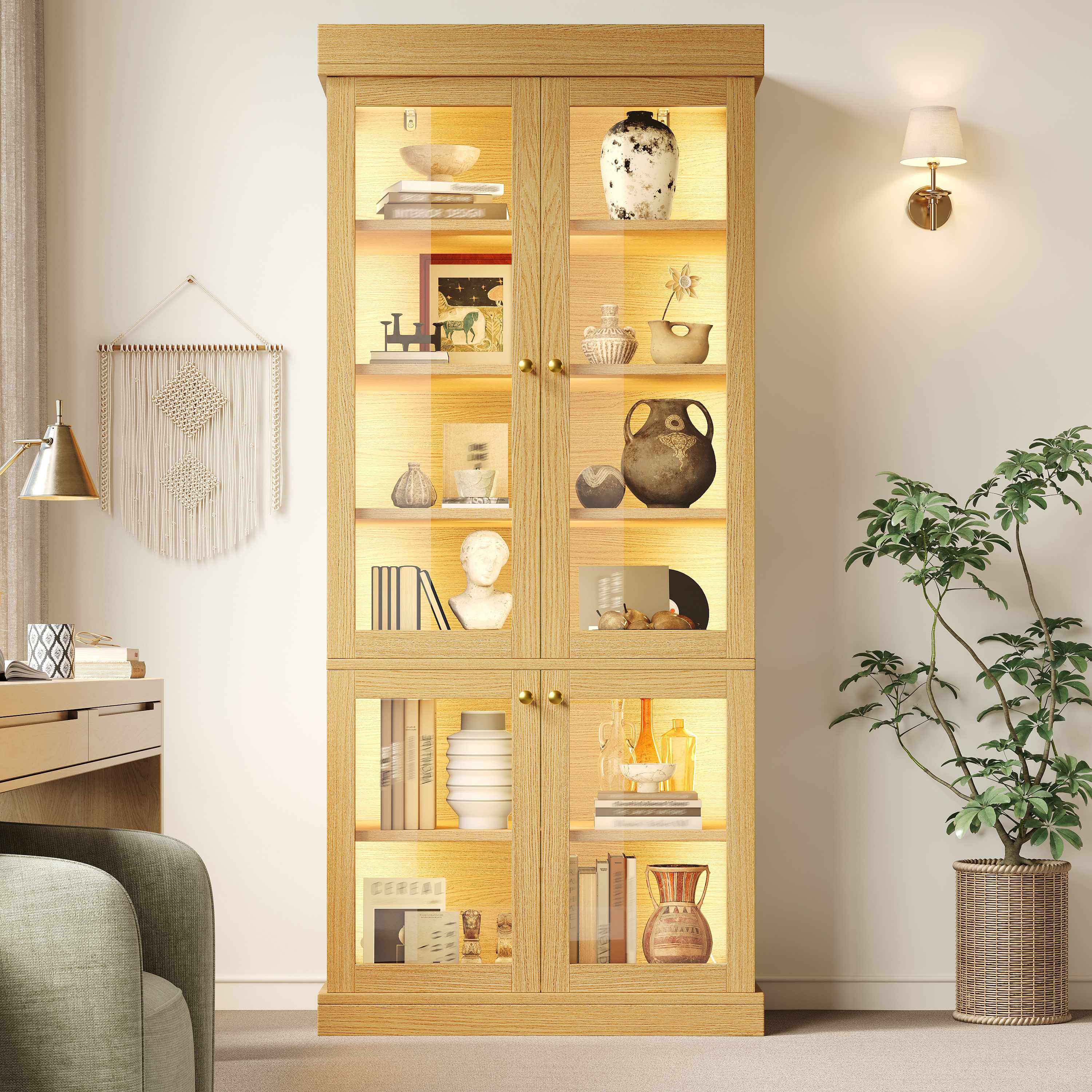 Armoire haute moderne avec éclairage d'ambiance LED intégré, vitrine en verre, aménagement intérieur bien pensé et protection contre les pointes, stable, sûre et polyvalente pour la maison, marron