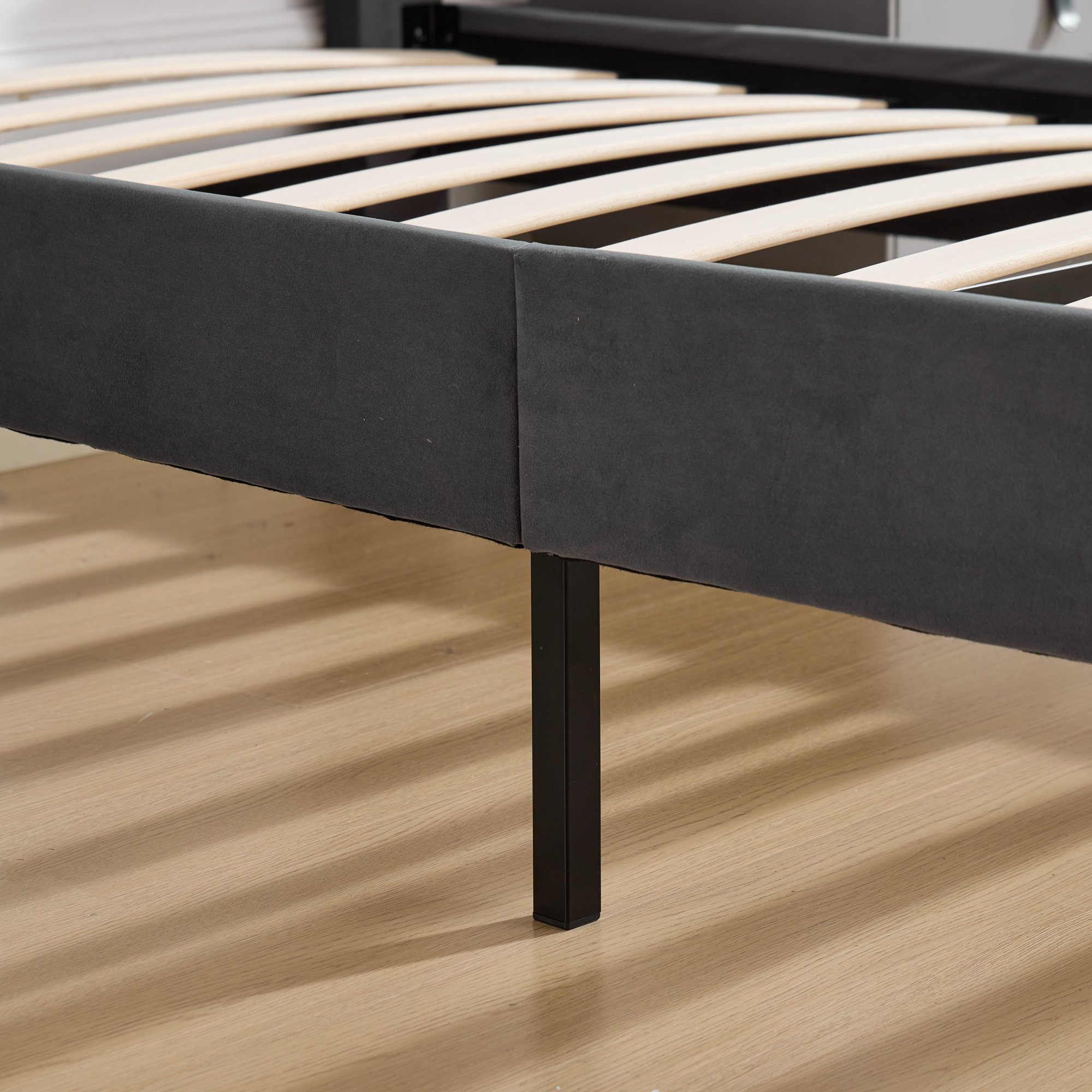 Lit en velours avec tête nuage réglable, barre renforcée, sommier bois lattes denses, pour chambre, confort supérieur, stabilité renforcée, design élégant, durabilité, utilisation flexible, style luxueux, fonctionnalité - image 20