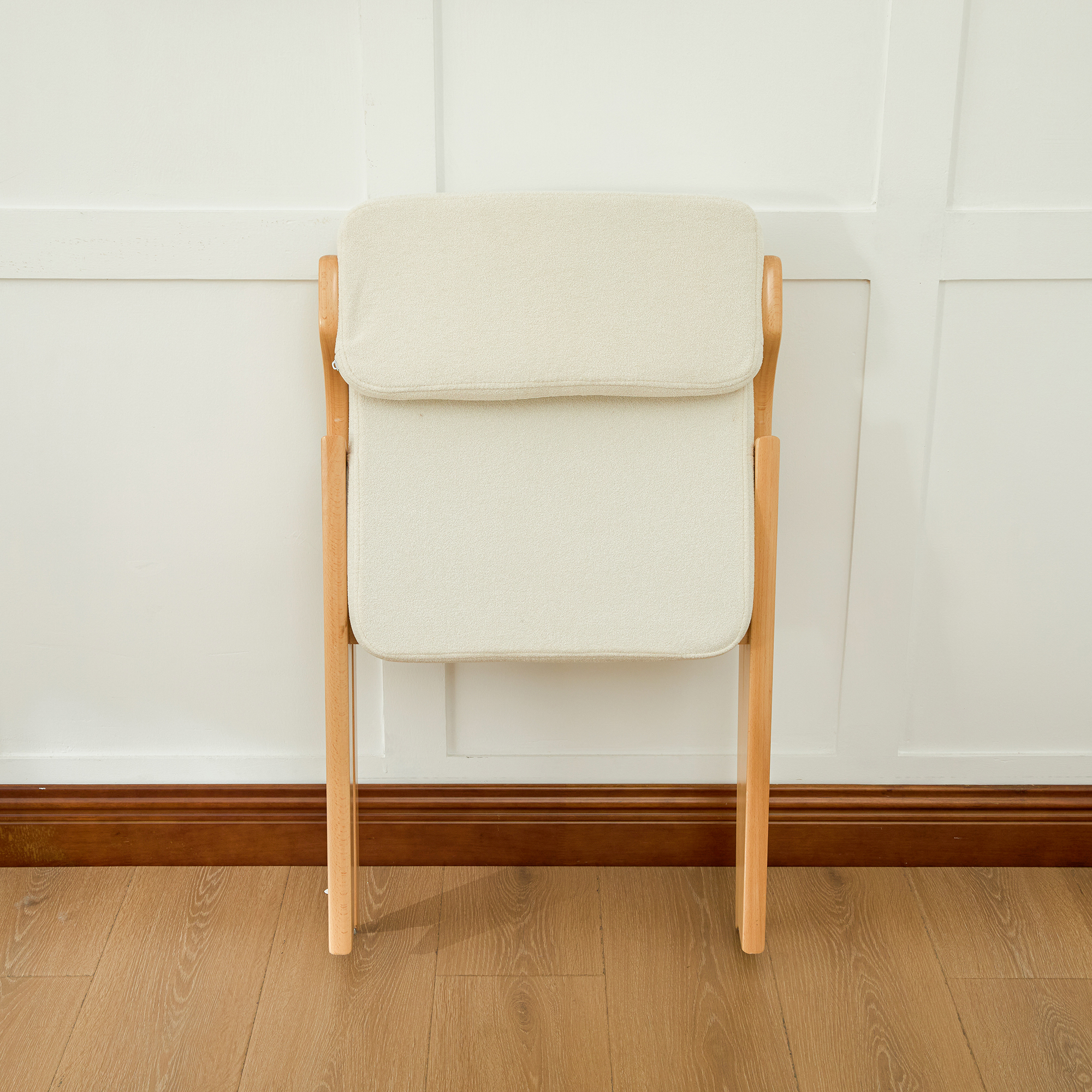 Chaise pliante en bois avec assise rembourrée, mousse haute élasticité, dossier épaissi, housse amovible lavable, tissu lin respirant, pour extérieur, fêtes et salle à manger, gain de place, confort et praticité - image 14