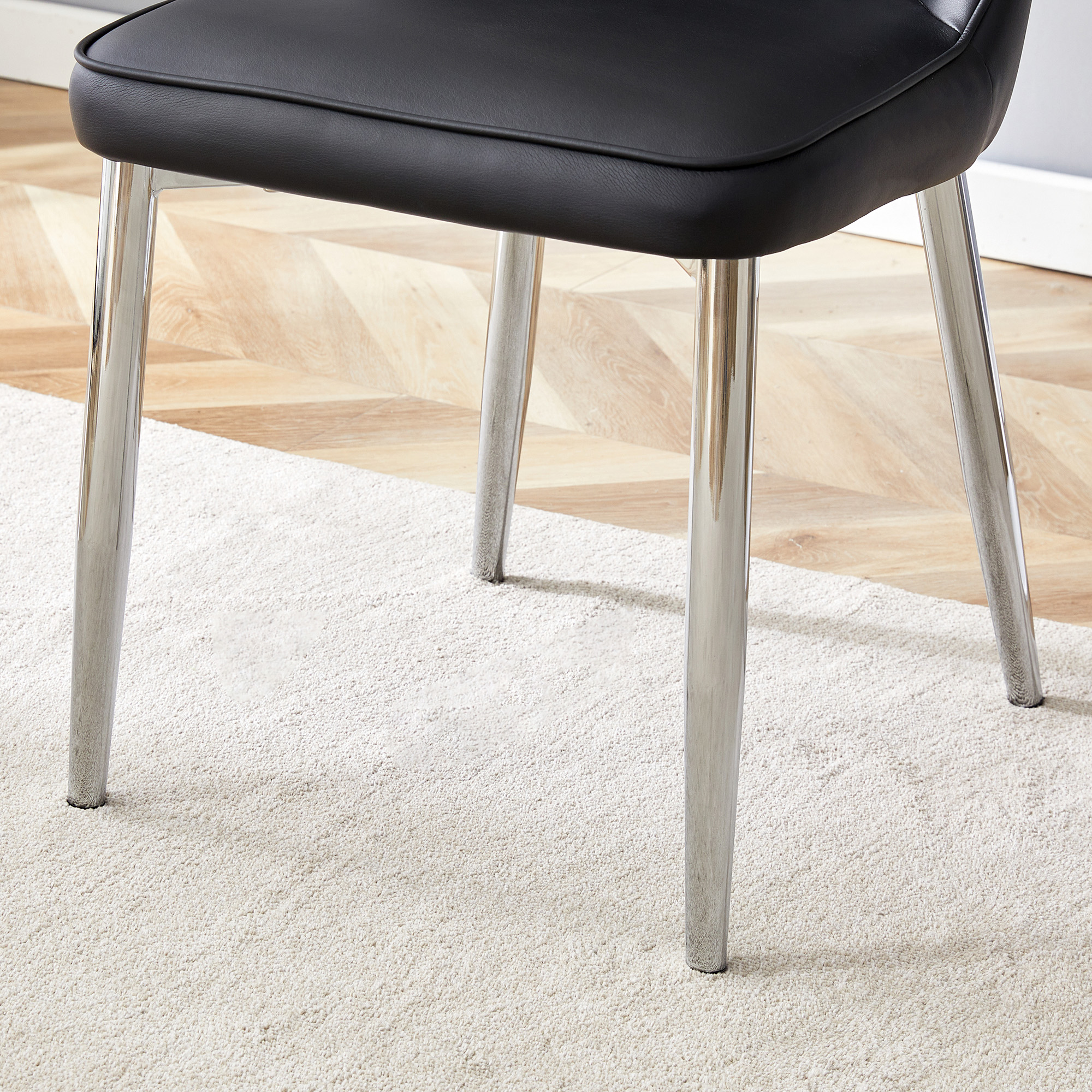 Chaise de salle à manger noire en PU cuir, pieds métal argent, dossier ergonomique, pour salle à manger et salon, design moderne industriel, soutien lombaire, haute capacité, style élégant minimaliste - image 16