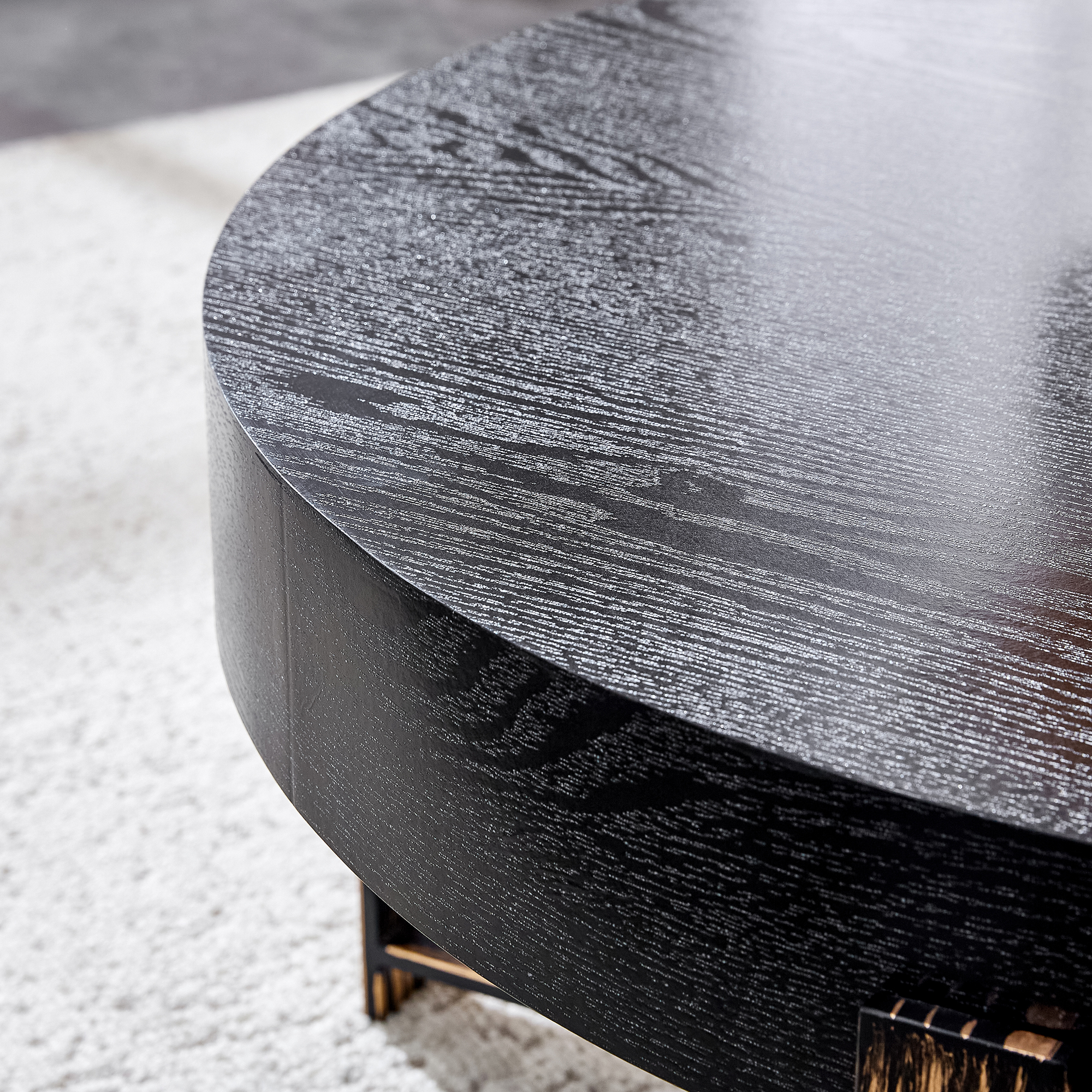 Table basse ronde Ø68 cm, MDF 10 cm imitation bois noir, pieds métal croix bronze antique, hauteur 36 cm, pour salon, design vintage industriel, stabilité, style élégant, facile entretien, décoration - image 14