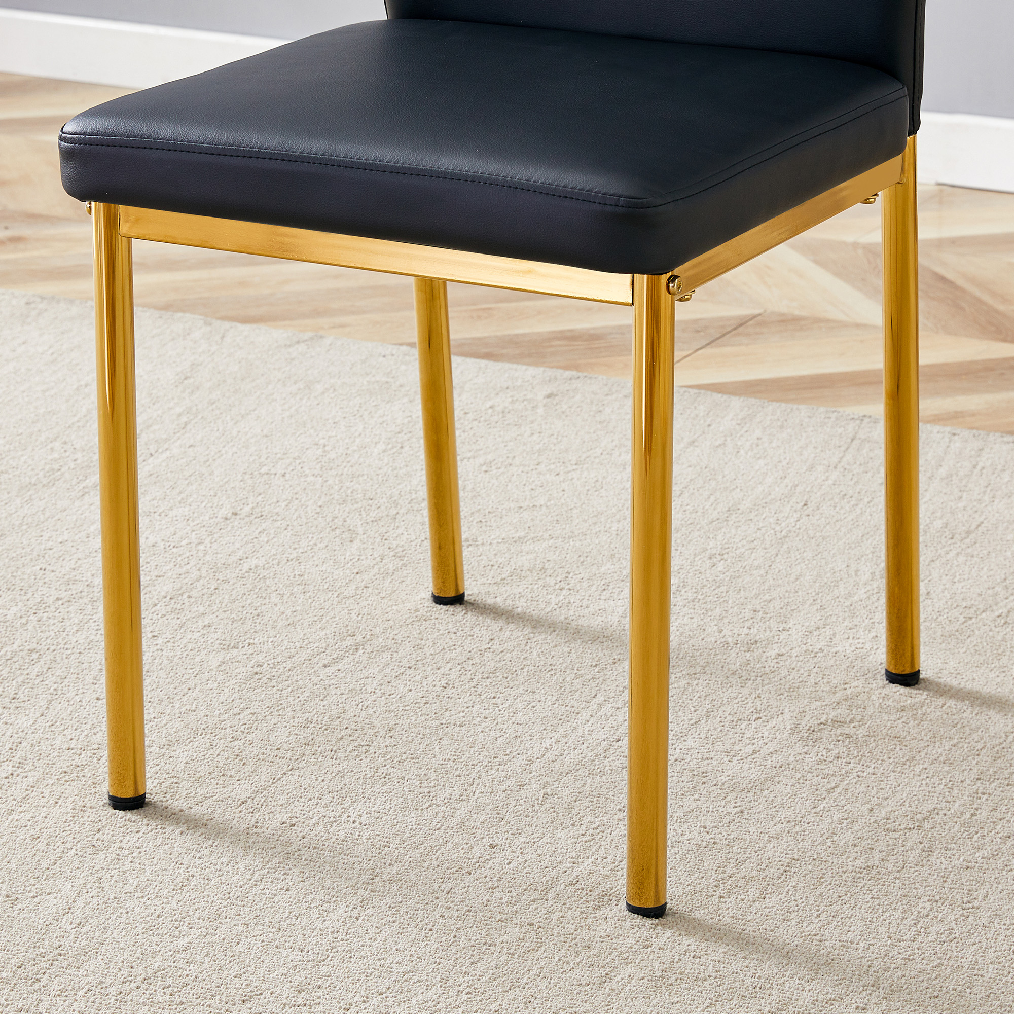 lot de 4 chaises expédié dans un carton conforme normes livraison allemandes