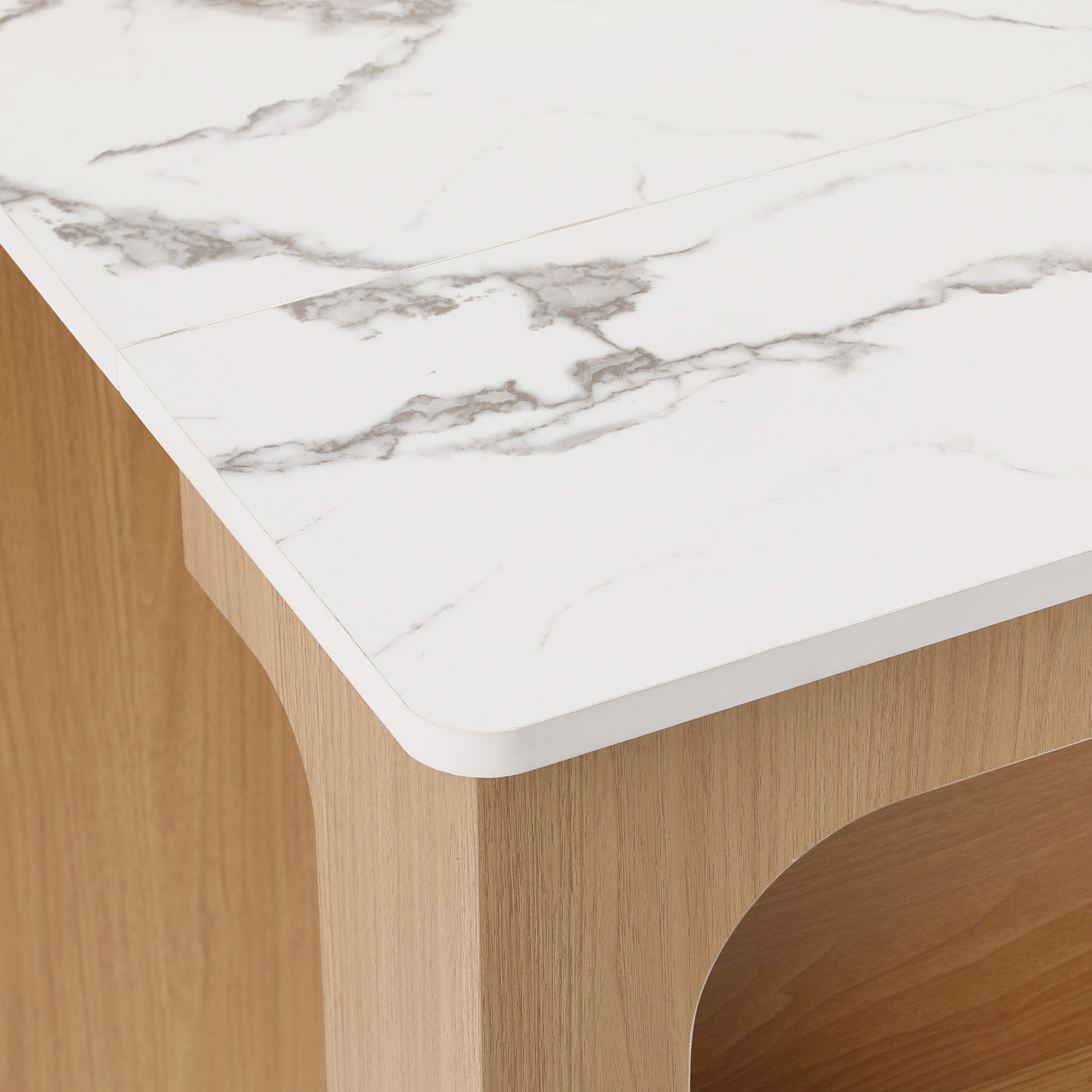 Table à manger extensible design moderne, corps aspect bois naturel, plateau marbre blanc, design flottant, poignées métalliques, portes en verre cannelé, coins arrondis, pour 2 à 4 personnes, pour salle à manger - image 17