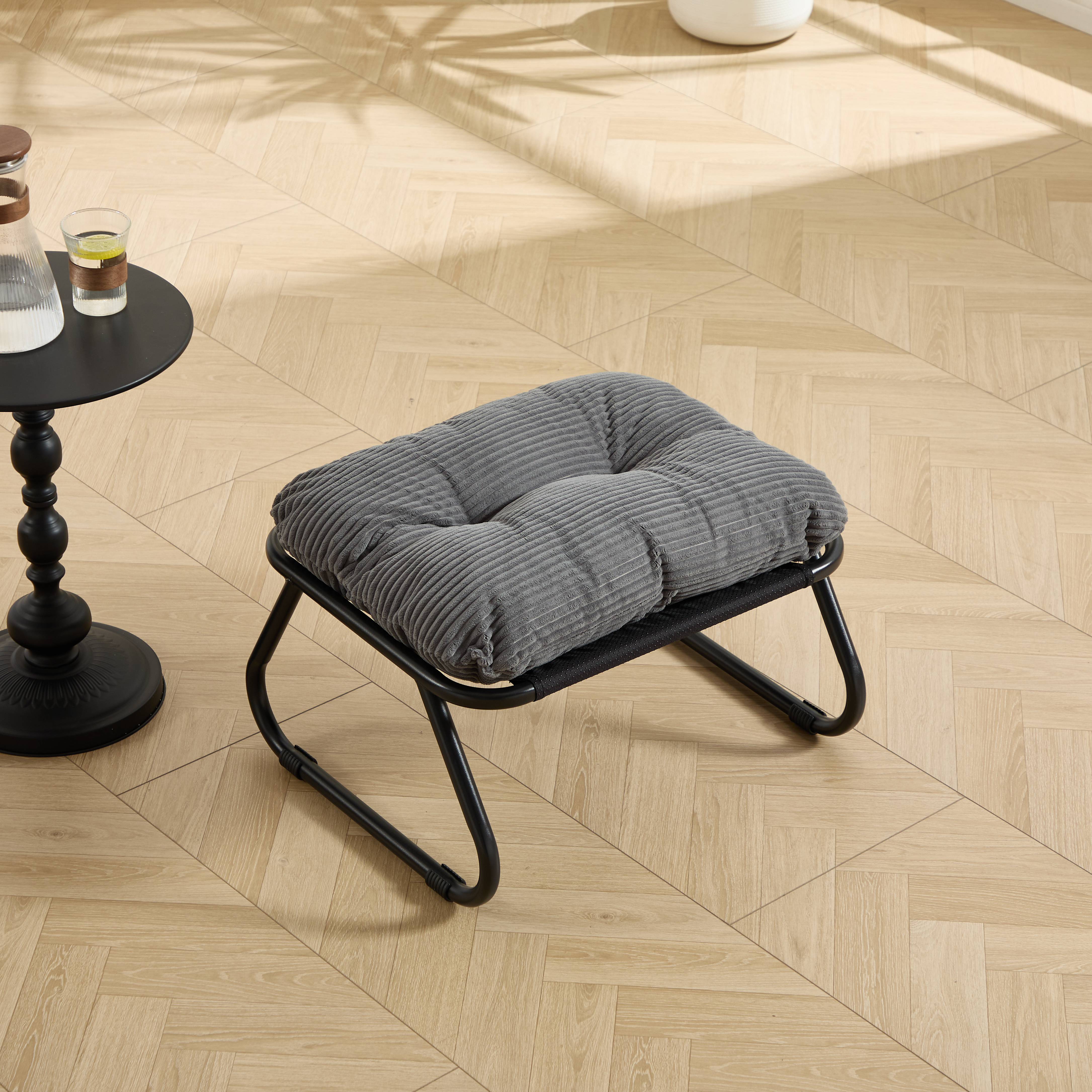 Charge maximale 300 lbs pour le fauteuil et pour le repose‑pied