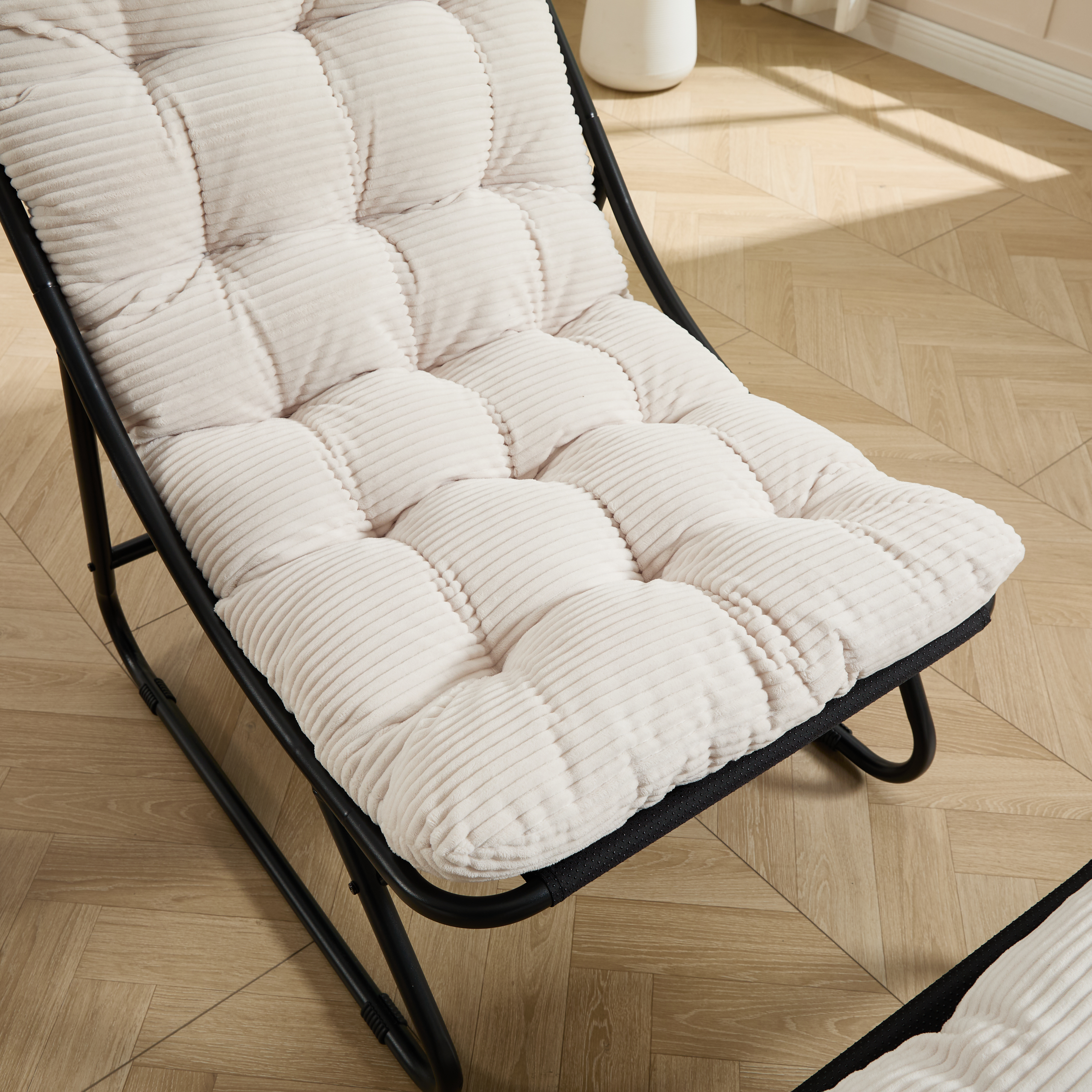 Position assise ou allongée libre, parfait pour lire dans la véranda‑terrasse