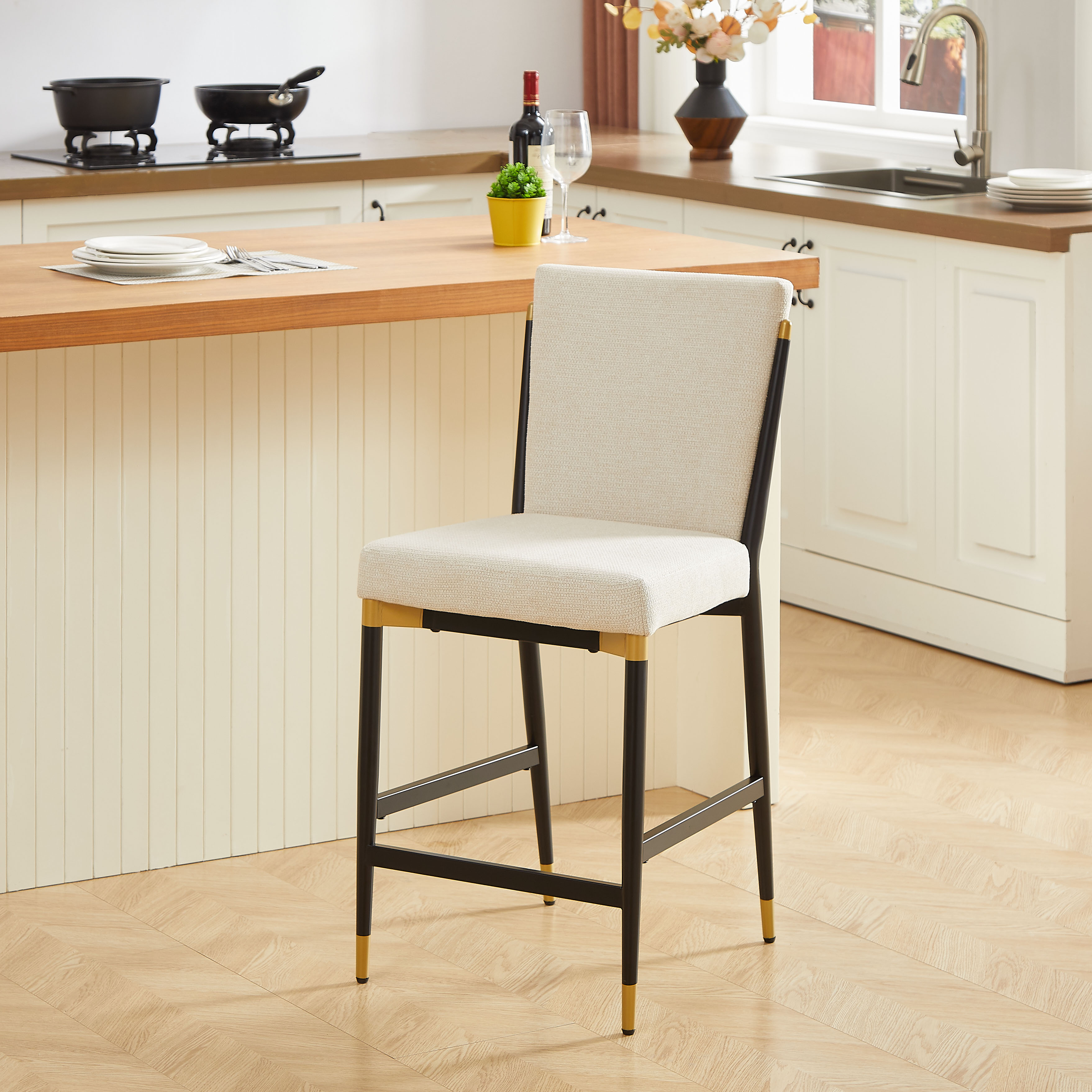 Image 17 – Tabouret de bar scandinave crème et noir doré