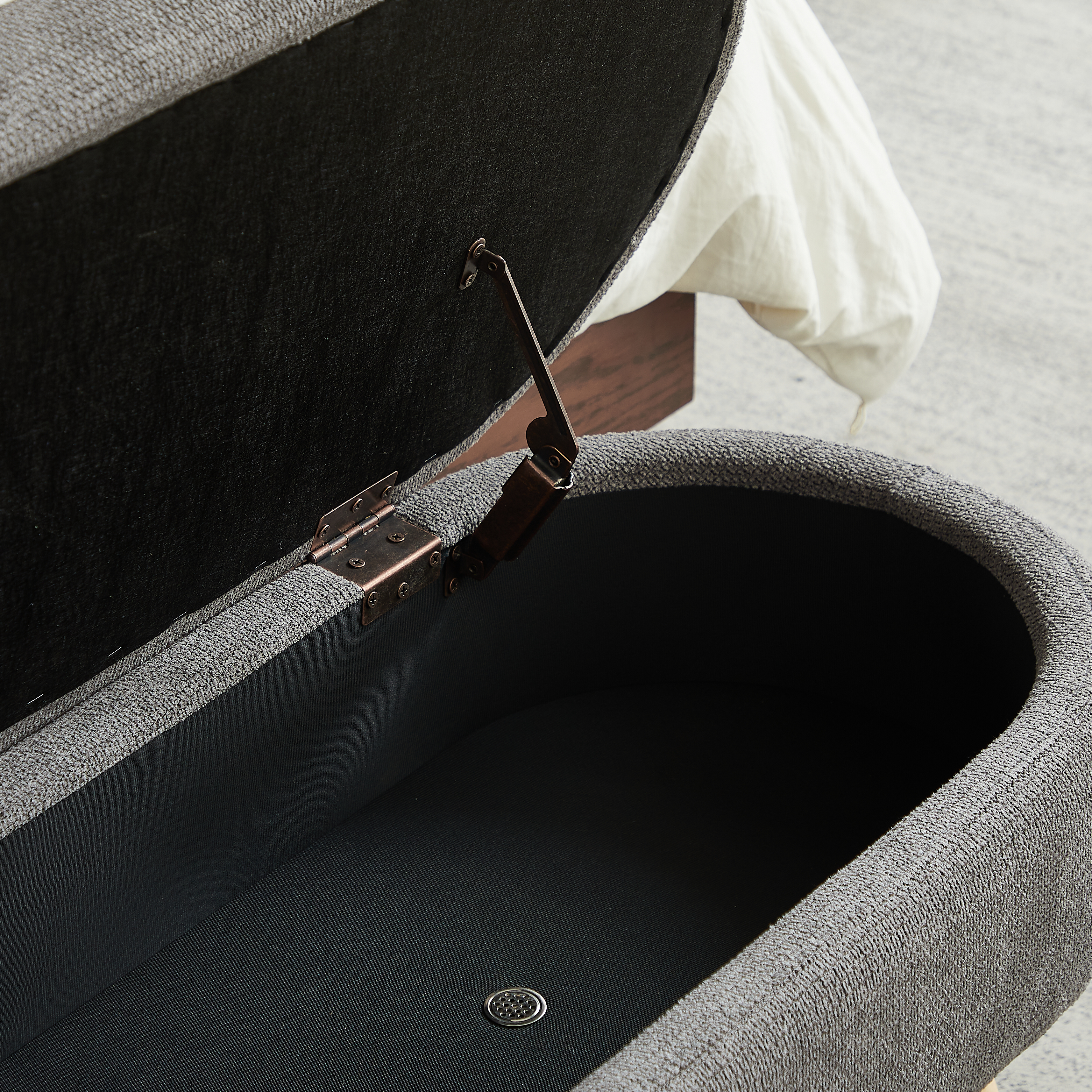 Image 16 – Banc coffre 110 cm en chenille