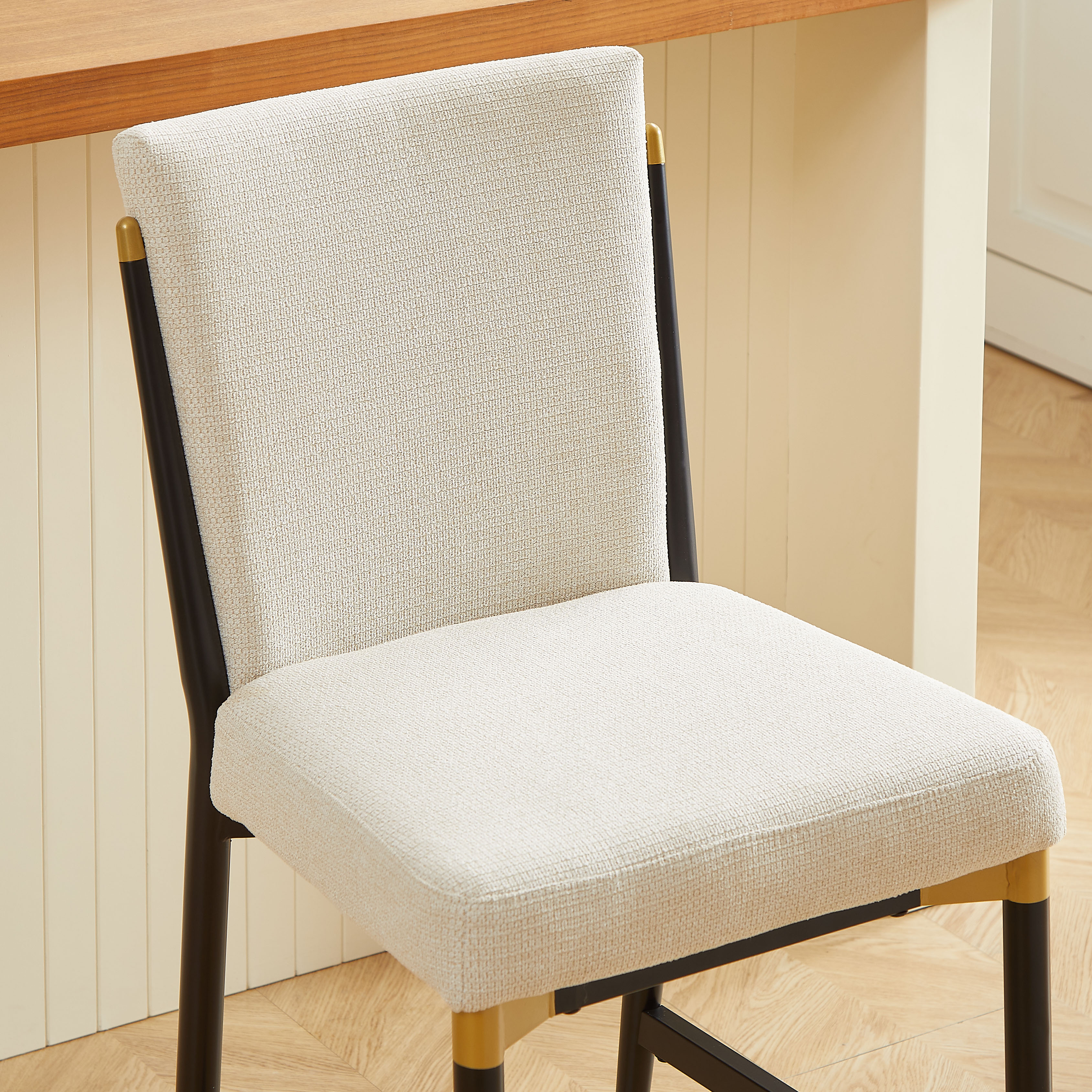 Image 8 – Tabouret de bar scandinave crème et noir doré