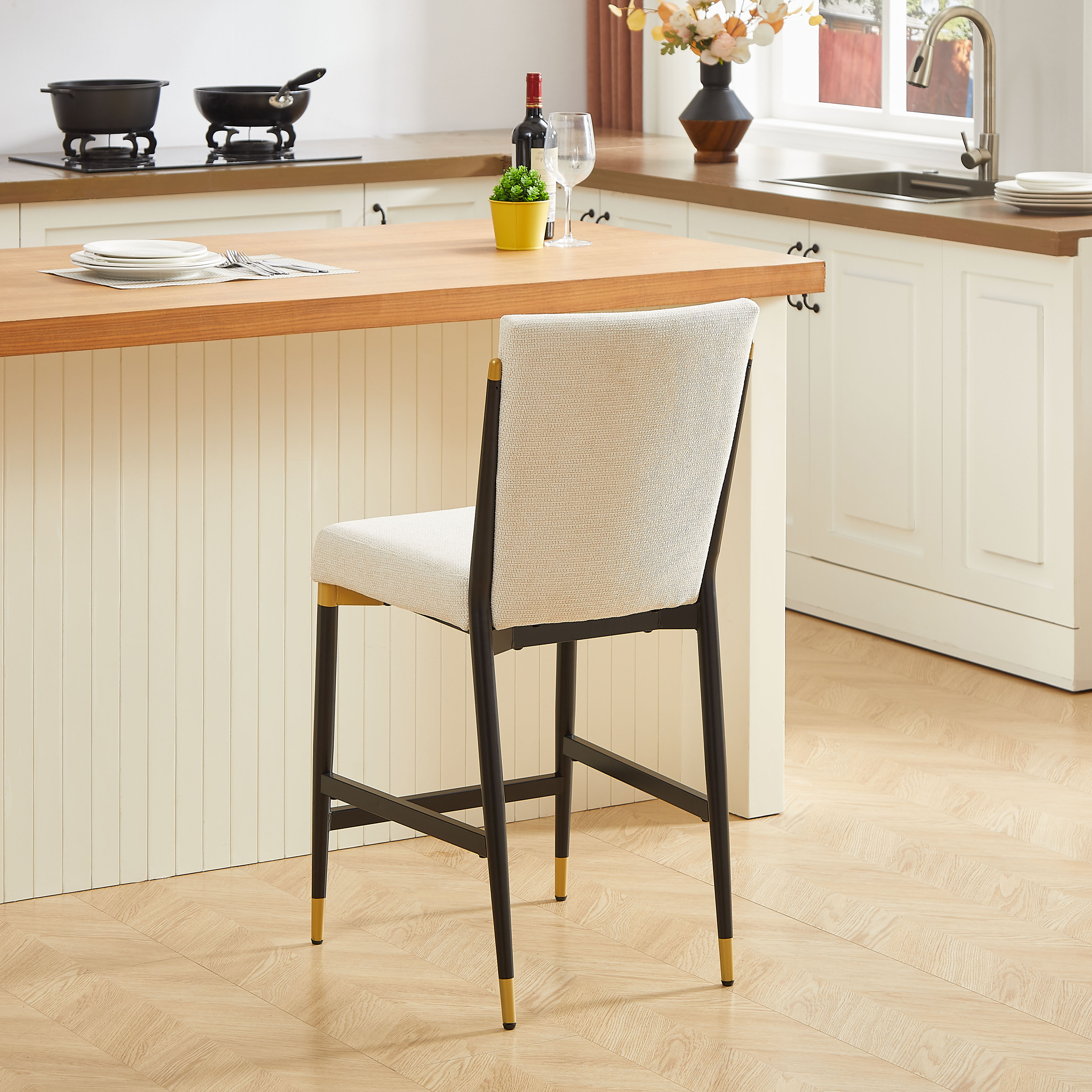 Image 15 – Tabouret de bar scandinave crème et noir doré